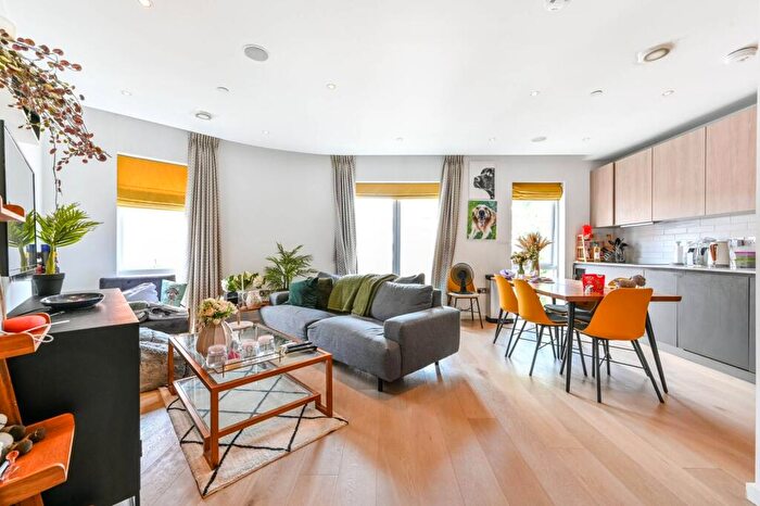 2 Bedroom Flat To Rent In Portpool Lane, Farringdon, London, EC1N