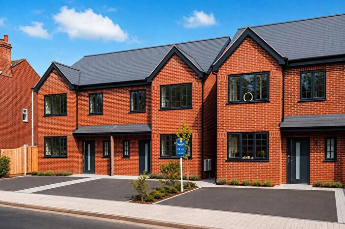 3 Bedroom Semi-Detached House For Sale In Park Road, Farnborough, Hampshire, GU14