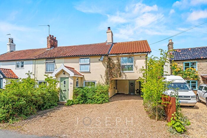 3 Bedroom End Of Terrace House For Sale In Hawk End Lane, Elmswell, IP30