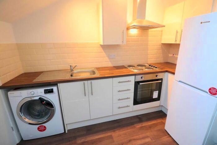 1 Bedroom Flat To Rent In King Cross Street, Halifax HX1