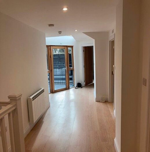 4 Bedroom Flat To Rent In Holloway Road, Holloway, Islington, North London, N7