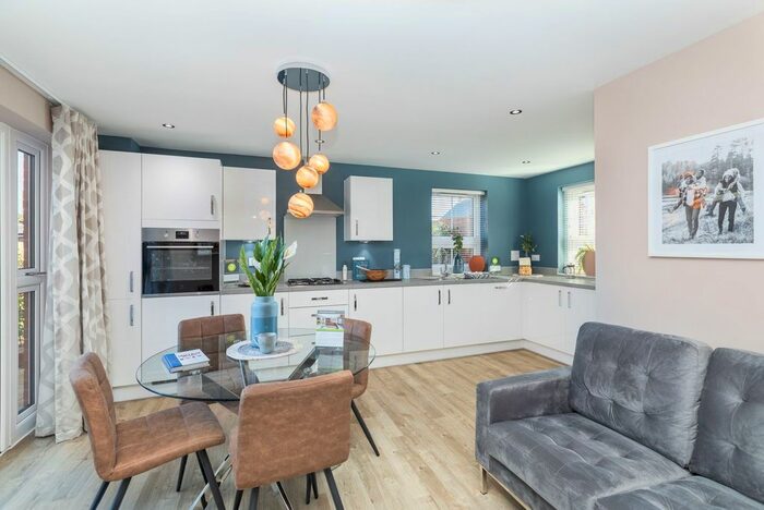 4 Bedroom Detached House For Sale In Bedford Road, Ickleford SG5