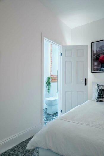 6 Bedroom House To Rent In Gregory Boulevard, Hyson Green, Nottingham, NG7