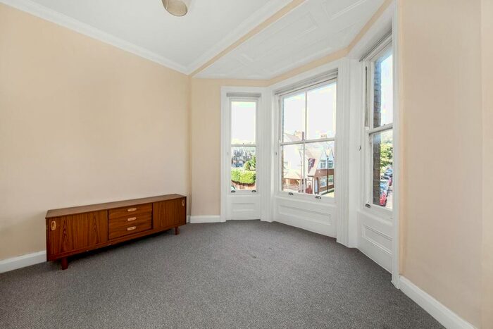 2 Bedroom Flat To Rent In Cintra Park, Crystal Palace, London, SE19