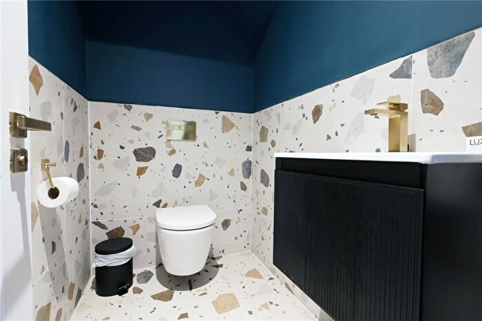 2 Bedroom Apartment To Rent In Grosvenor Road, Bristol, BS2