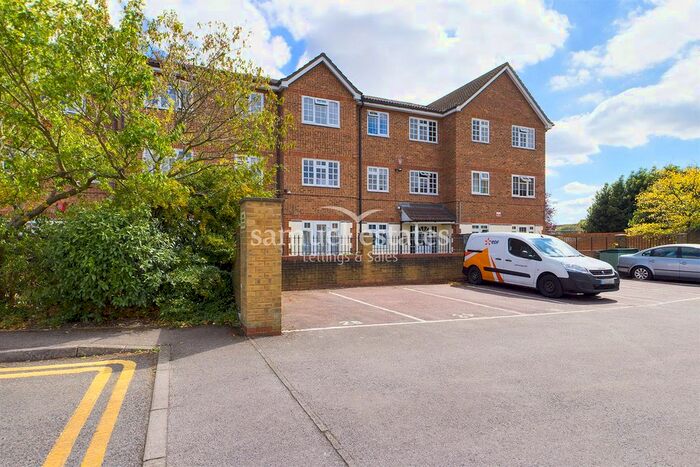 1 Bedroom Flat To Rent In Heron Court, Wilkins Close, Mitcham CR4