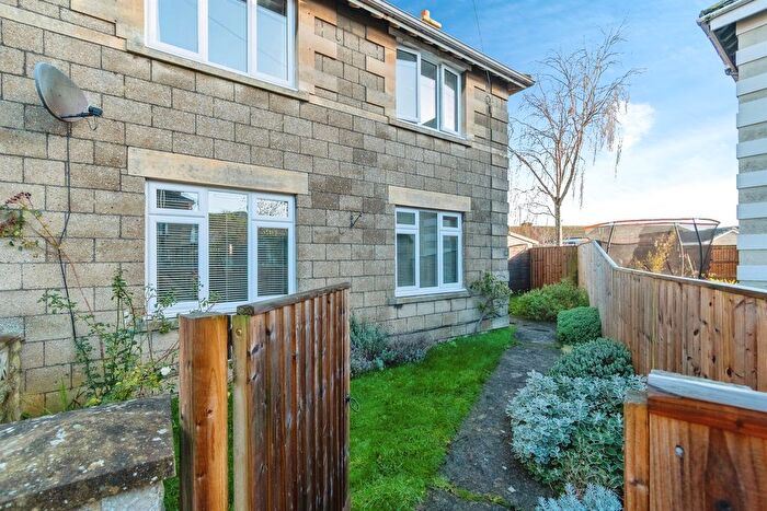 3 Bedroom End Terrace House For Sale In Leaze Road, Melksham, SN12
