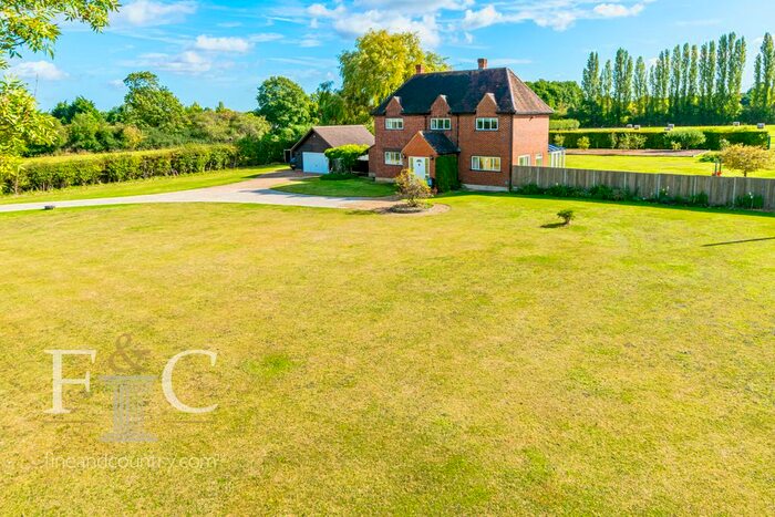 5 Bedroom Detached House For Sale In Common Road, Nazeing, Essex, EN9