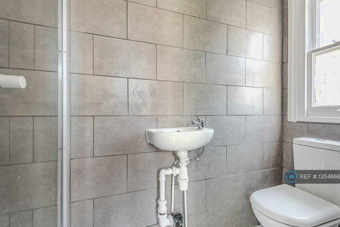 4 Bedroom Maisonette To Rent In Waldegrave Road, London, SE19