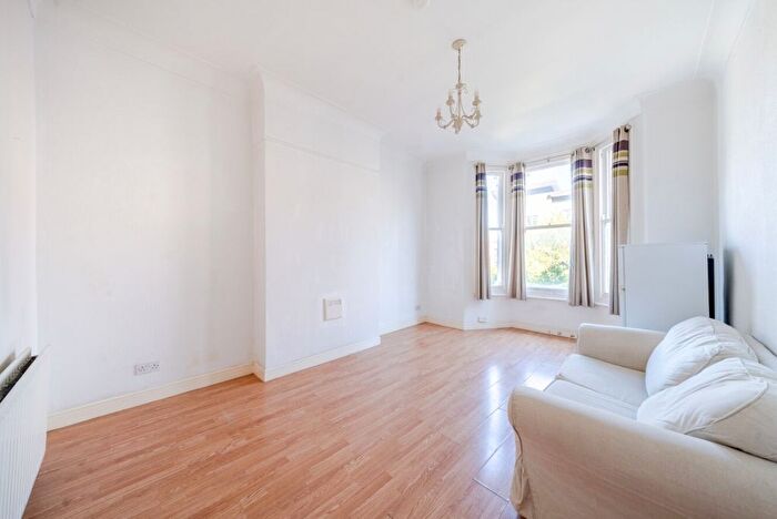 1 Bedroom Flat To Rent In Linden Grove, London, SE15