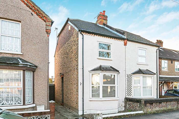 2 Bedroom Semi Detached House For Sale In Chestnut Grove, Staines-Upon-Thames, Surrey, TW18