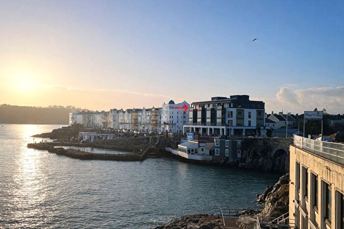 3 Bedroom Flat For Sale In Hoe Road, Plymouth, Devon, PL1