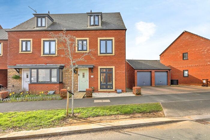 4 Bedroom Semi-Detached House For Sale In Kent Road South, Northampton, Northamptonshire, NN5