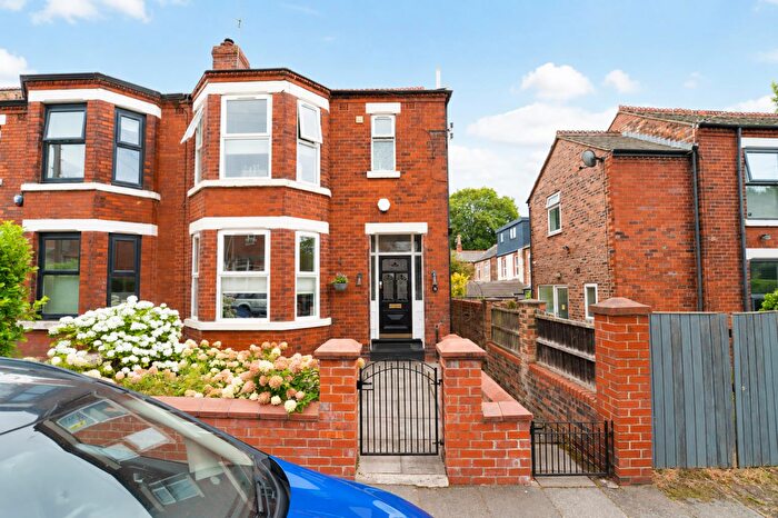 3 Bedroom Semi-Detached House For Sale In Rudyard Road, Salford, M6