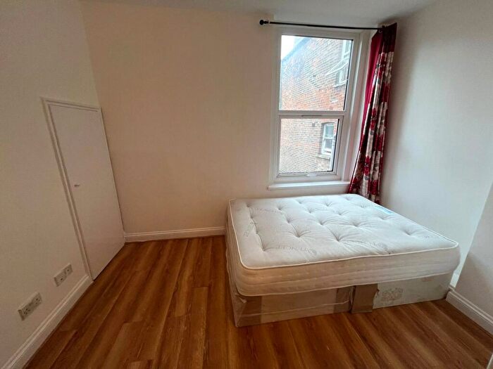 Apartment To Rent In Cricklewood Broadway, Cricklewood, London, NW2