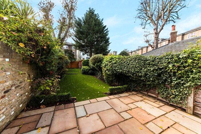 3 Bedroom Apartment To Rent In Belsize Park Gardens, Belsize Park, NW3