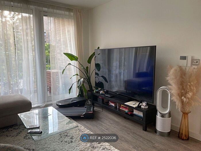 1 Bedroom Flat To Rent In Laidlaw House, London, NW7