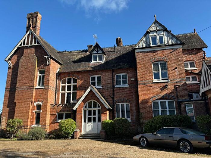 2 Bedroom Flat To Rent In Broadwater Down, Tunbridge Wells, Kent, TN2