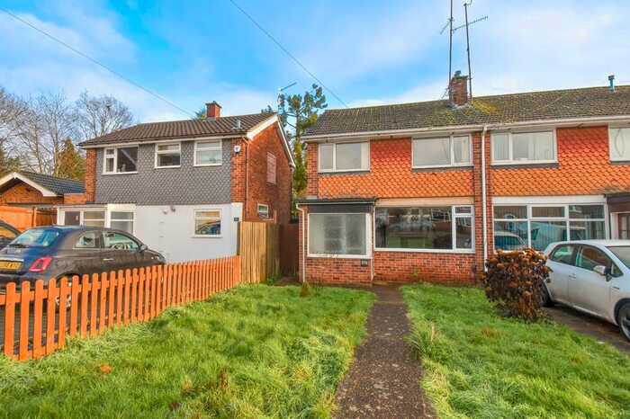 3 Bedroom Semi-Detached House To Rent In Hazeldene Road, Northampton, NN2