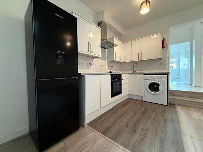 2 Bedroom Flat To Rent In Fonthill Road, London, N4