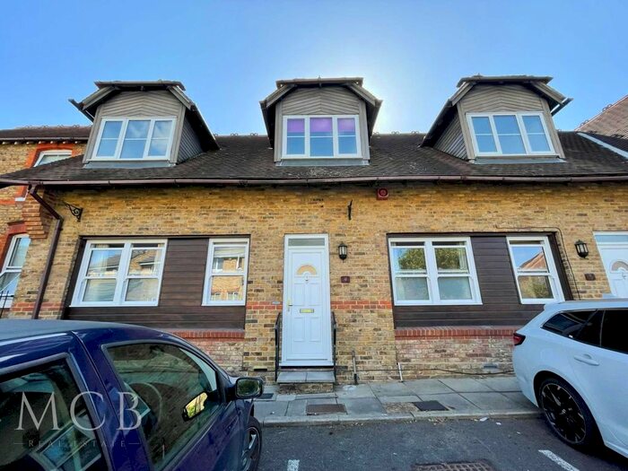 1 Bedroom Semi-Detached House To Rent In Manor House Lane, Datchet, SL3