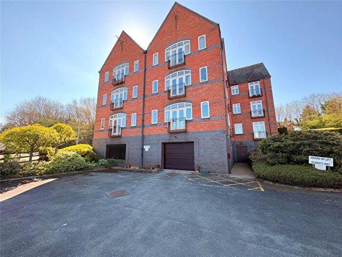 2 Bedroom Apartment For Sale In Brindley Court, Braunston, Northamptonshire, NN11