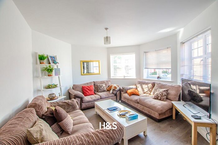 2 Bedroom House To Rent In Ratcliffe Avenue, Birmingham, B30