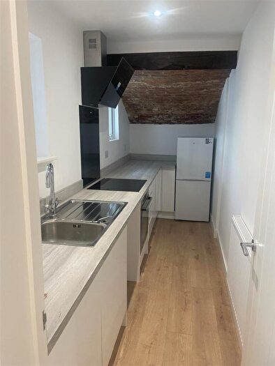 2 Bedroom Flat For Sale In Elphinstone Road, Southsea, PO5