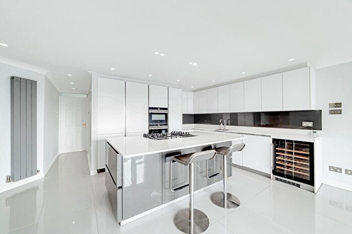 2 Bedroom Flat To Rent In Chesterman Court, Corney Reach Way, Chiswick, London, W4