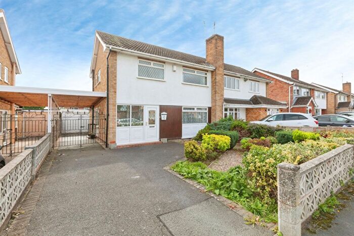 3 Bedroom Semi Detached House For Sale In Dorset Avenue, Wigston, LE18