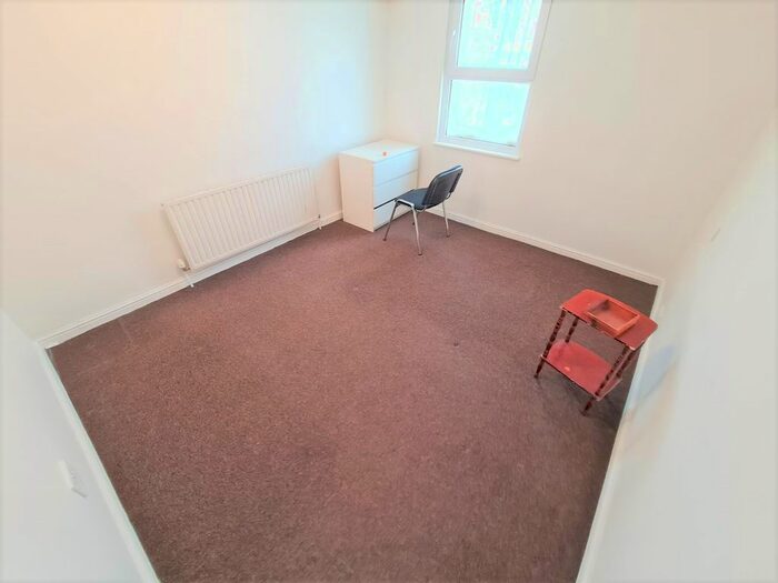 2 Bedroom Flat To Rent In Flat, Woodgrange Road, London, E7