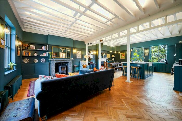 4 Bedroom Flat To Rent In Cumberland House, Highbury Crescent, London, N5