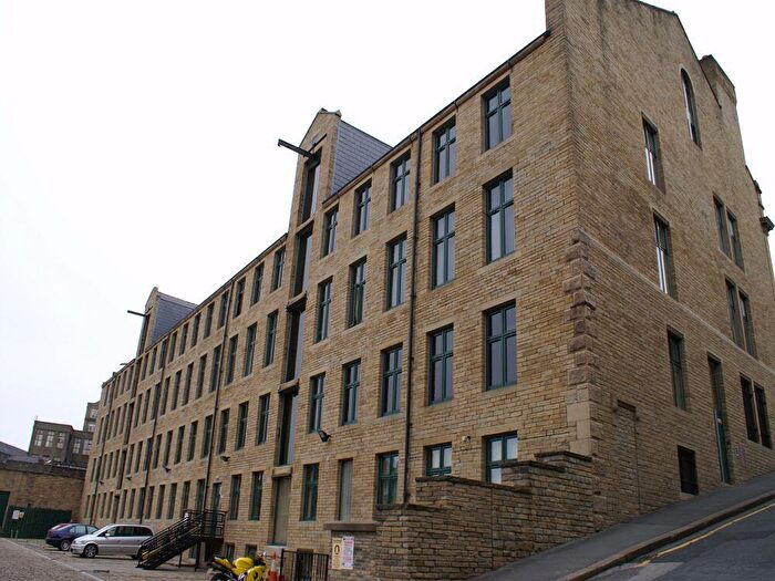 1 Bedroom Apartment To Rent In Colonial Buildings, - Sunbridge Road, Bradford, West Yorkshire, BD1