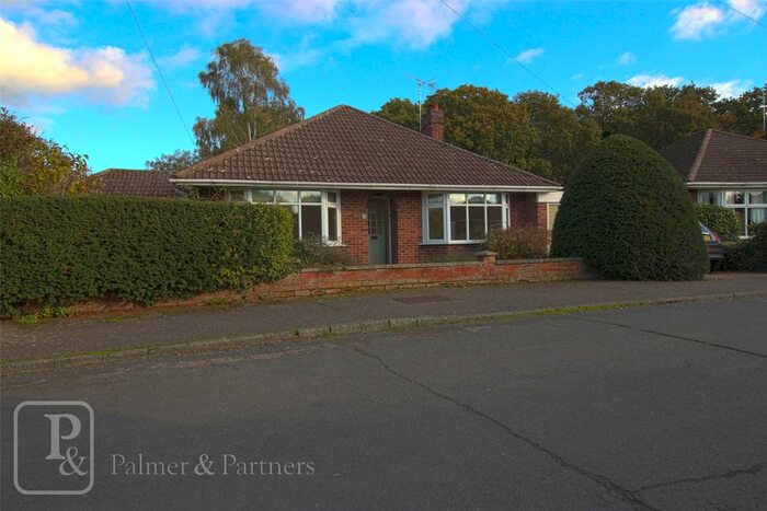 3 Bedroom Bungalow To Rent In Kingswood Road, Colchester, Essex, CO4