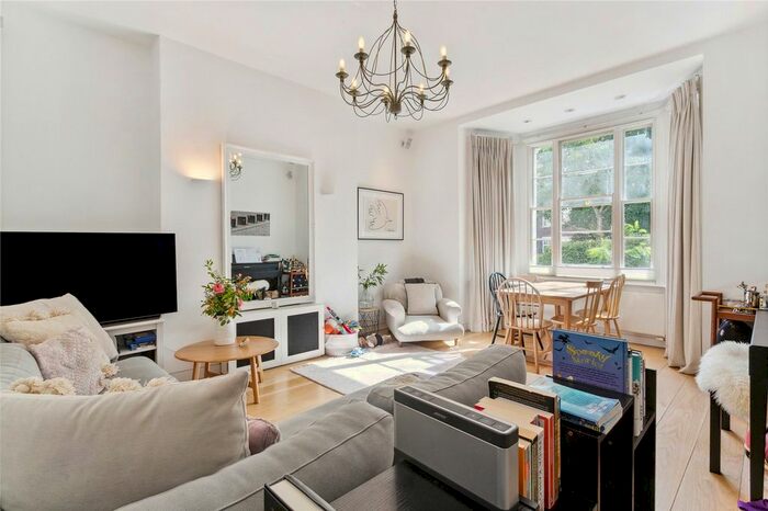 2 Bedroom Maisonette To Rent In Chepstow Villas, London, W11