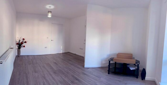 3 Bedroom End Of Terrace House To Rent In Summer Drive, West Drayton, UB7