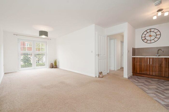 2 Bedroom Flat To Rent In Astley Brook Close, Bolton, BL1