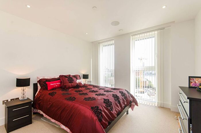 1 Bedroom Flat To Rent In Central Avenue, Fulham, London, SW6