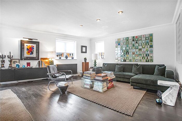 3 Bedroom Flat For Sale In Goswell Road, London, EC1V
