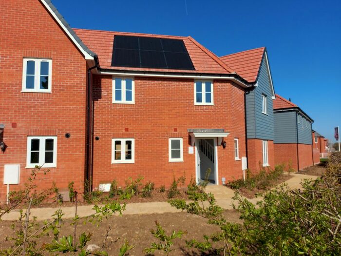 3 Bedroom Semi-Detached House To Rent In Lapwing Drive, Biggleswade, SG18