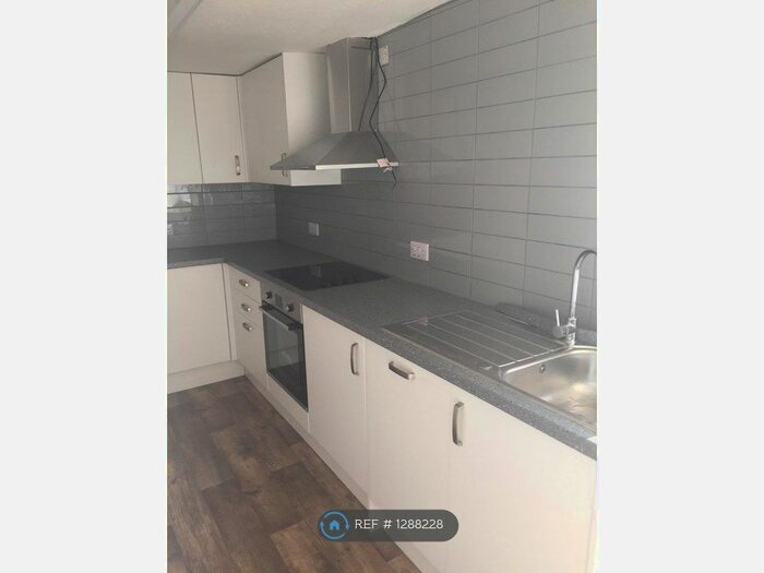 2 Bedroom Flat To Rent In Middle Street, Taunton TA1