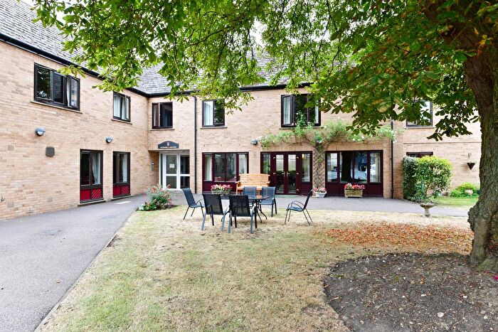 2 Bedroom Flat For Sale In Windmill Grange, Histon, CB24