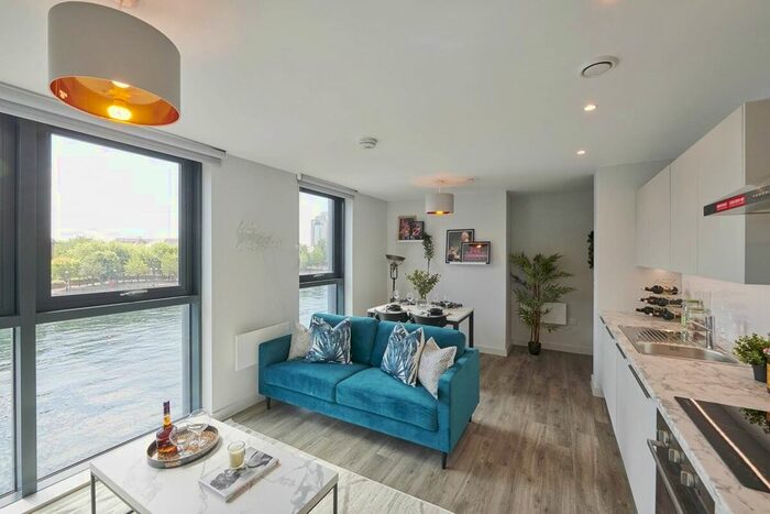 1 Bedroom Flat To Rent In The Quay Loop Road, Salford Quays, M50