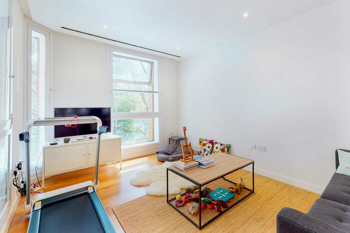 2 Bedroom Flat To Rent In Highbury Crescent, N5