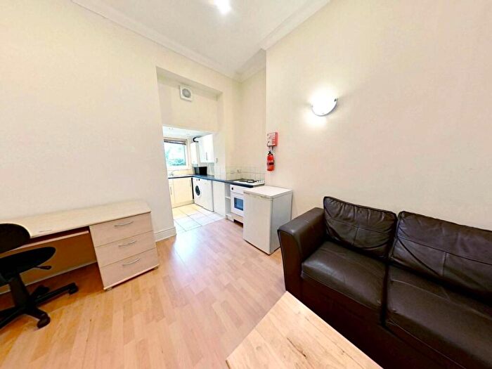 1 Bedroom Flat To Rent In Claude Road, Roath, Cardiff, CF24
