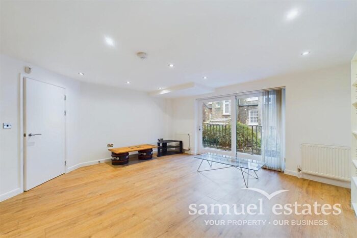 2 Bedroom Flat To Rent In Myrdle Street, Osmunda Court, Whitechapel, E1