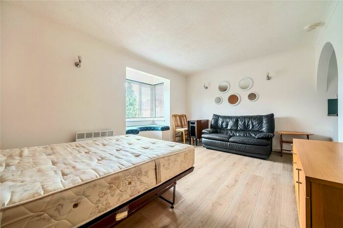 Studio To Rent In Pycroft Way, London, N9