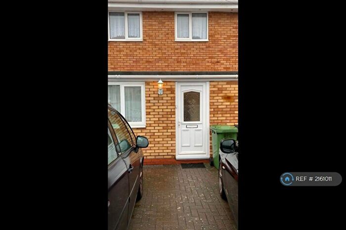 4 Bedroom Semi-Detached House To Rent In Brookvale Road, Solihull, B92