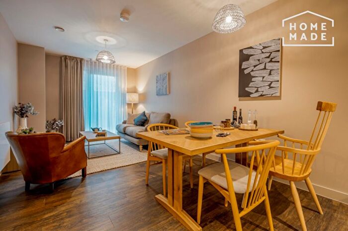 2 Bedroom Flat To Rent In Canada Gardens, Wembley, HA9