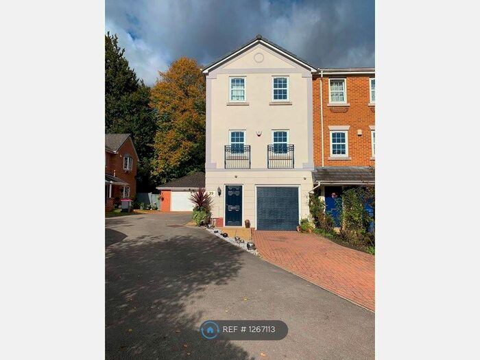 3 Bedroom End Of Terrace House To Rent In Chaplin Close, Salford M6